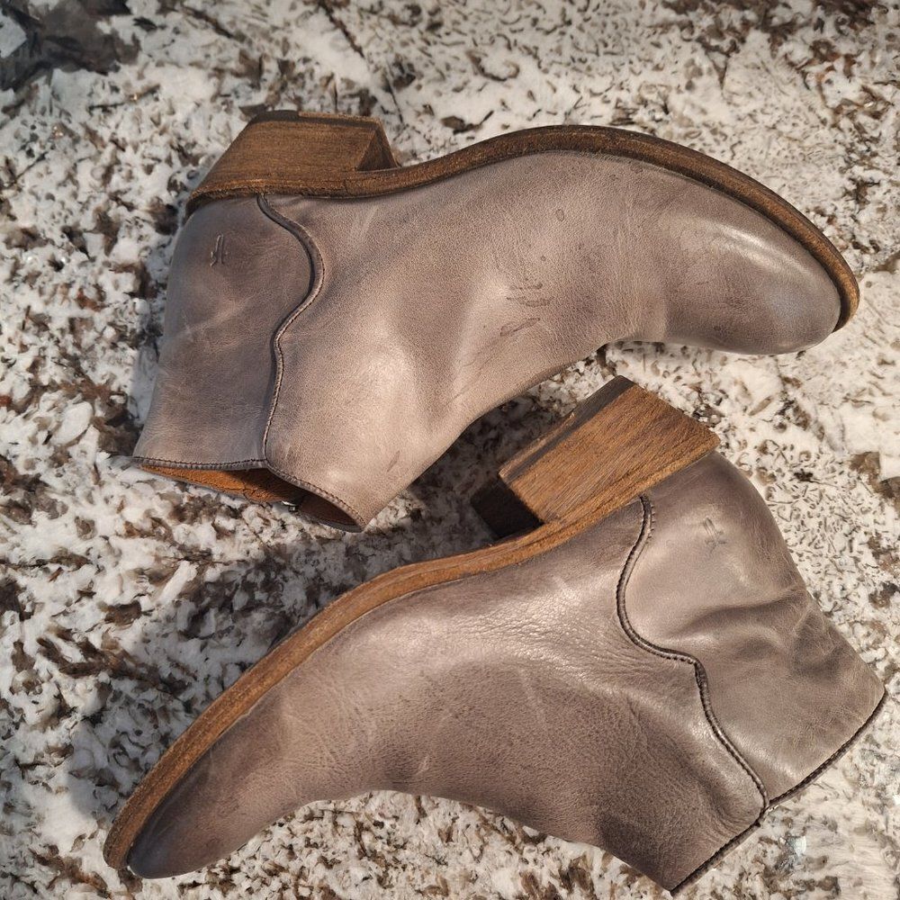 Frye Zip Leather Booties Ankle Boots Size 7B - Picture 6 of 10